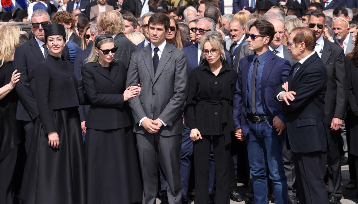 La famiglia Berlusconi ai funerali dell'ex premier