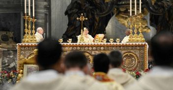 uomo-nudo-vaticano-san-pietro