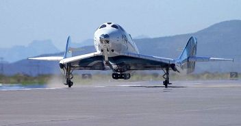 Primo volo Virgin Galactic, la missione con equipaggio italiano si è conclusa con un successo