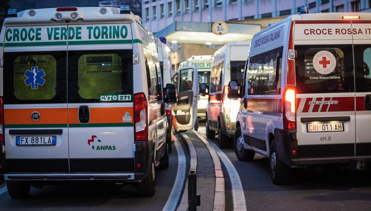 Violenta la figlia 13enne incinta in ospedale a Torino: padre filmato e  arrestato, test del dna sul feto