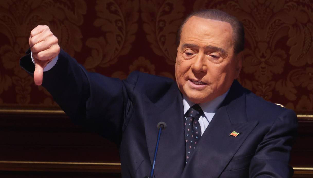 Com'è stato diviso il patrimonio di Berlusconi e quanto pagheranno di tasse gli eredi, dai figli a Fascina