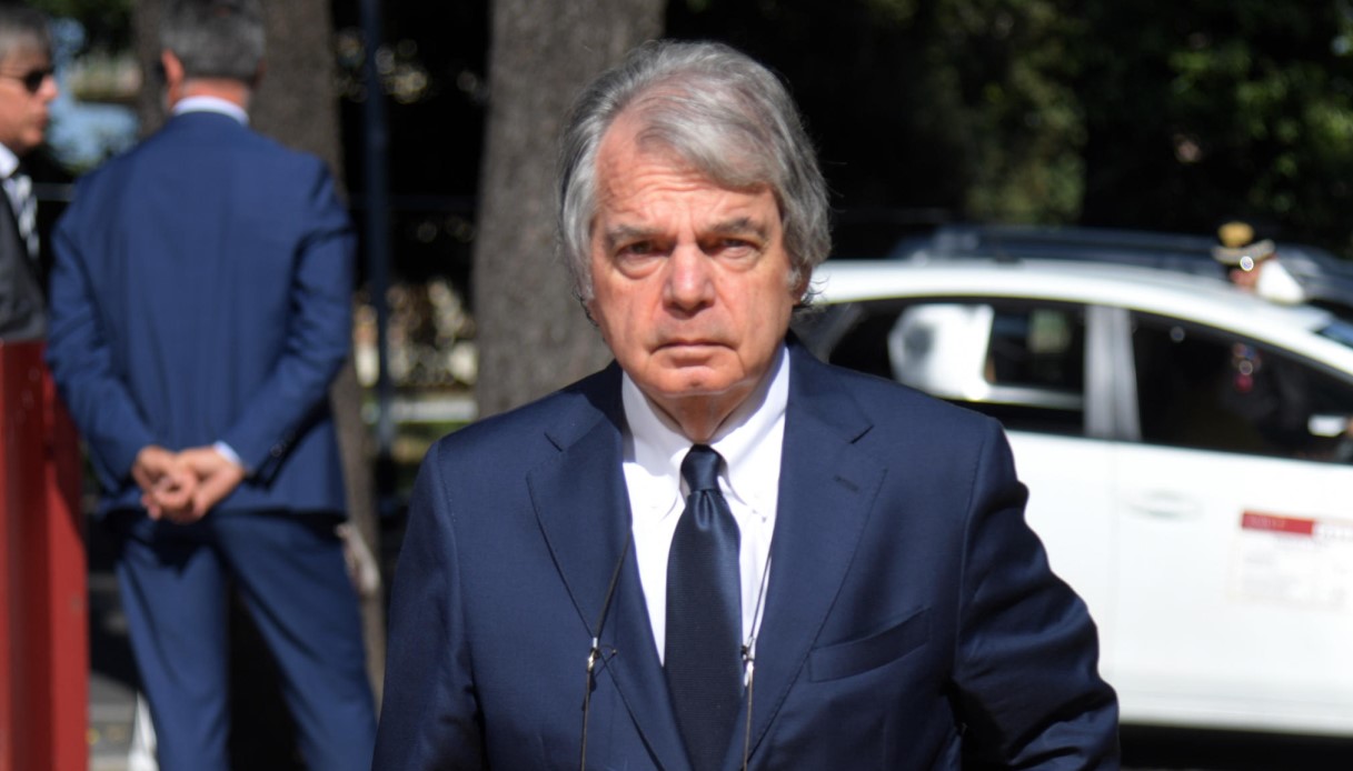 Renato Brunetta è indagato per falso e finanziamento illecito: sospetti su vendita di quote di una società