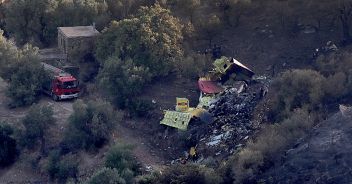 canadair-precipitato-grecia