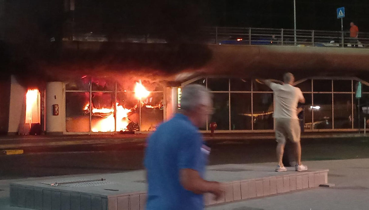 Aeroporto Di Catania Riparte Con Voli All Ora Dopo L Incendio Intanto Ita Ne Riprogramma