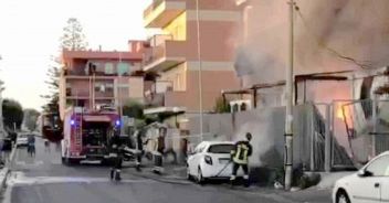 Incendio in un supermercato a Passoscuro