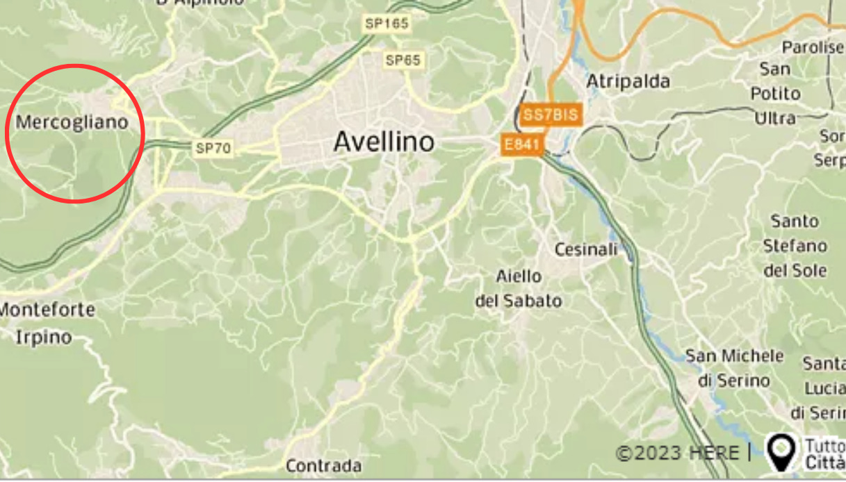Sette feriti in un incidente a Mercogliano vicino Avellino: tre auto coinvolte, in ospedale tre bambini
