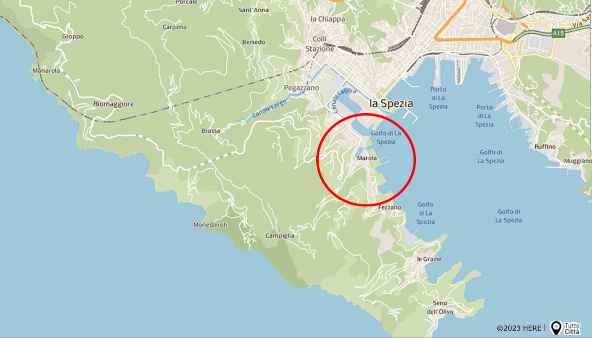 Con l'auto senza patente tampona moto a La Spezia: morta 70enne, alla guida 47enne con licenza revocata