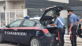 Uccide la ex fidanzata di 20 anni a coltellate e si costituisce: l’ennesimo caso di femminicidio a Milano