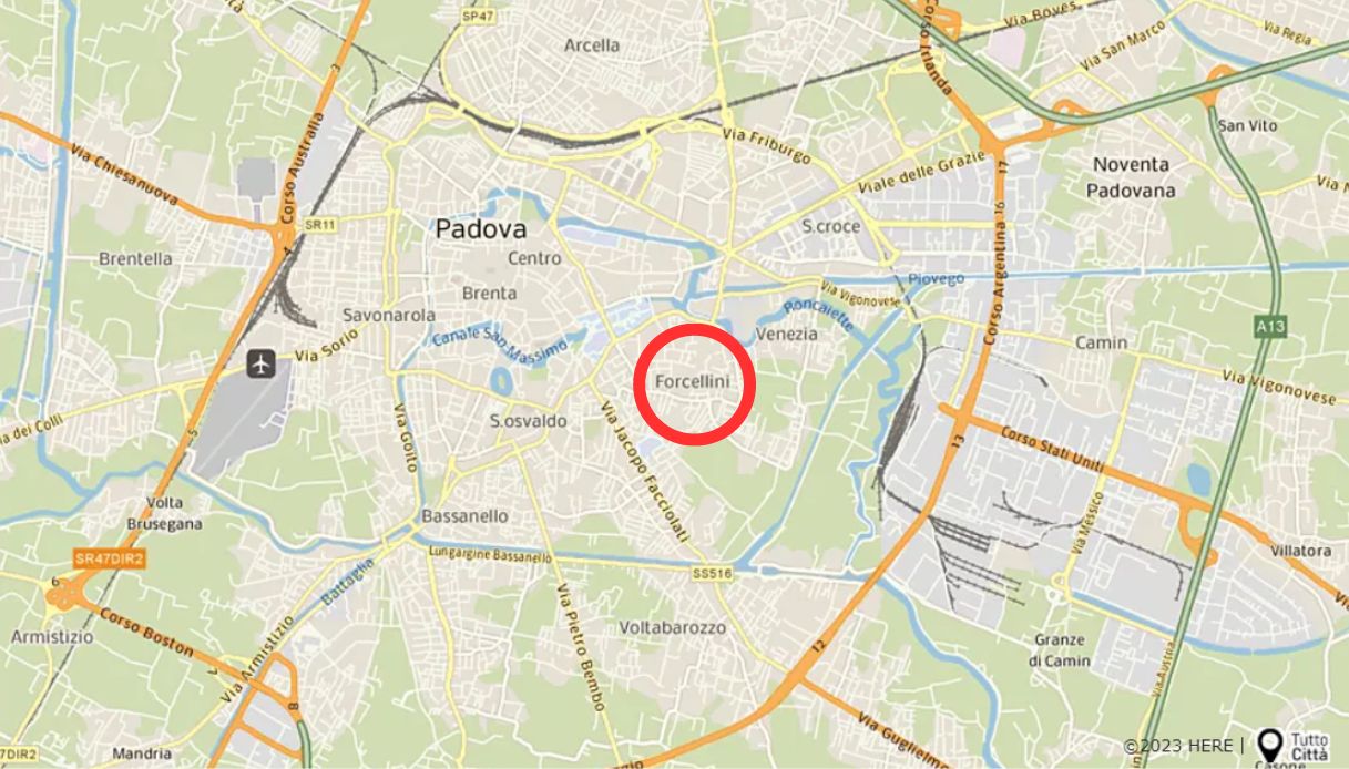 Accoltellamento in strada a Padova con un morto e due feriti: l’aggressore si sarebbe barricato in casa