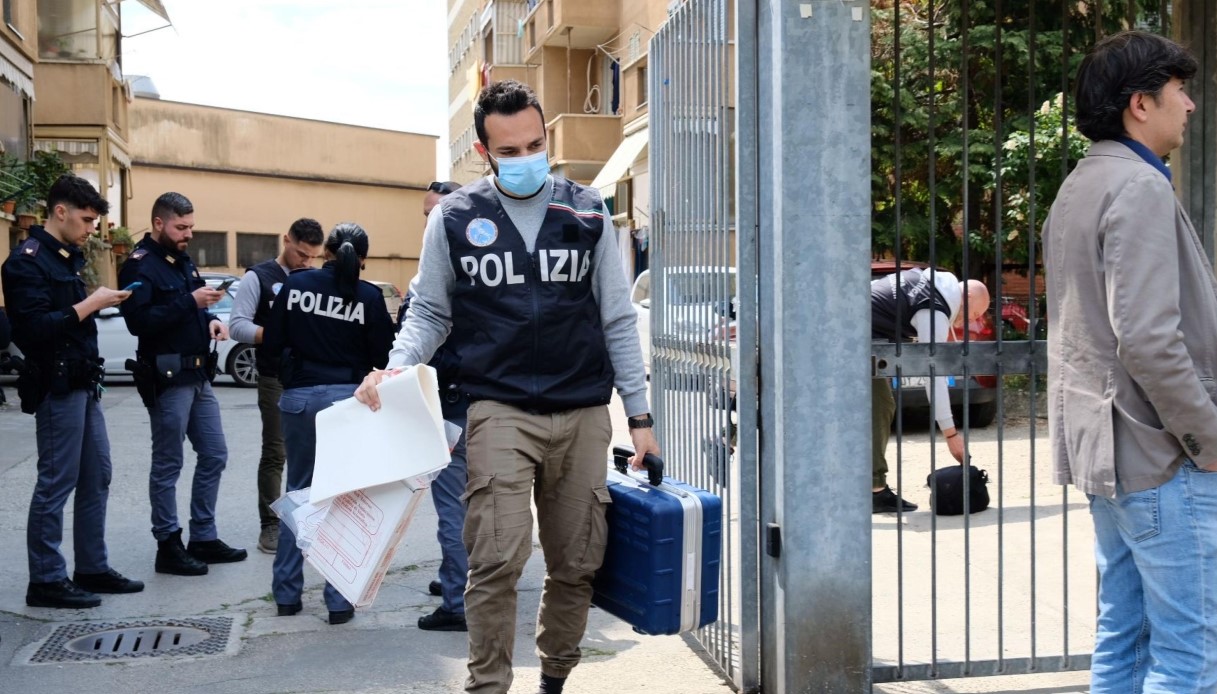 Preso a martellate dal figlio nel cortile di casa a Torino, è morto in ospedale dopo due mesi di agonia