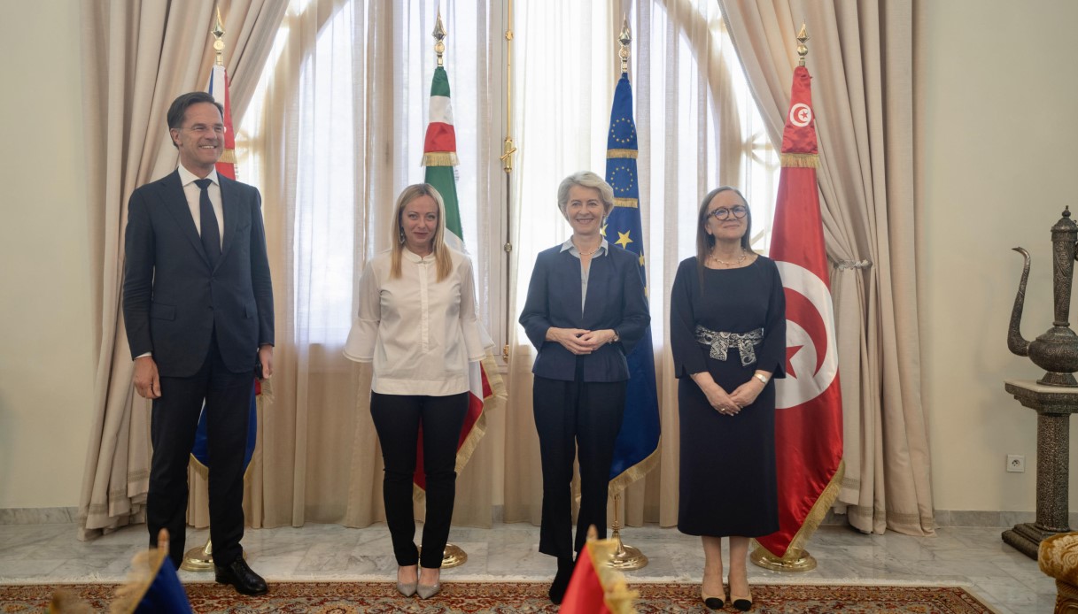 Firmato il memorandum d'intesa tra Ue e Tunisia: i punti dell'accordo, dai migranti all'energia