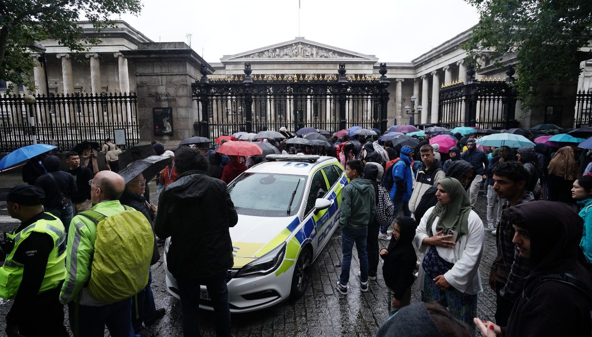 Paura A Londra Accoltellato Un Uomo Davanti Al British Museum