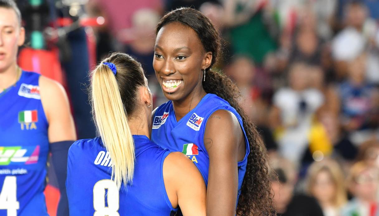 Paura per Paola Egonu dopo il match degli Europei di pallavolo: malore dopo Italia-Romania, come sta la 24enne