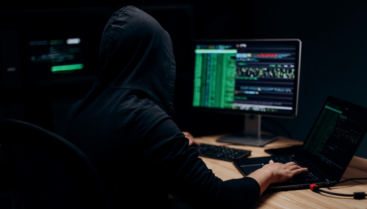 Attacco di hacker russi a 5 siti di banche italiane tra cui Mps e Intesa San Paolo: cosa è successo