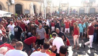 Tragedia alla festa del patrono a Militello in Val di Catania: uomo muore  colpito dal tubo spara coriandoli