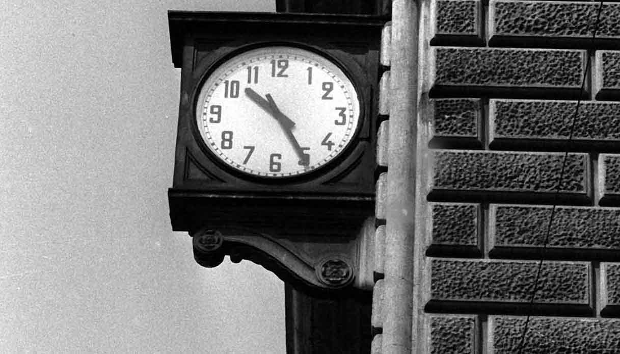 orologio stazione bologna
