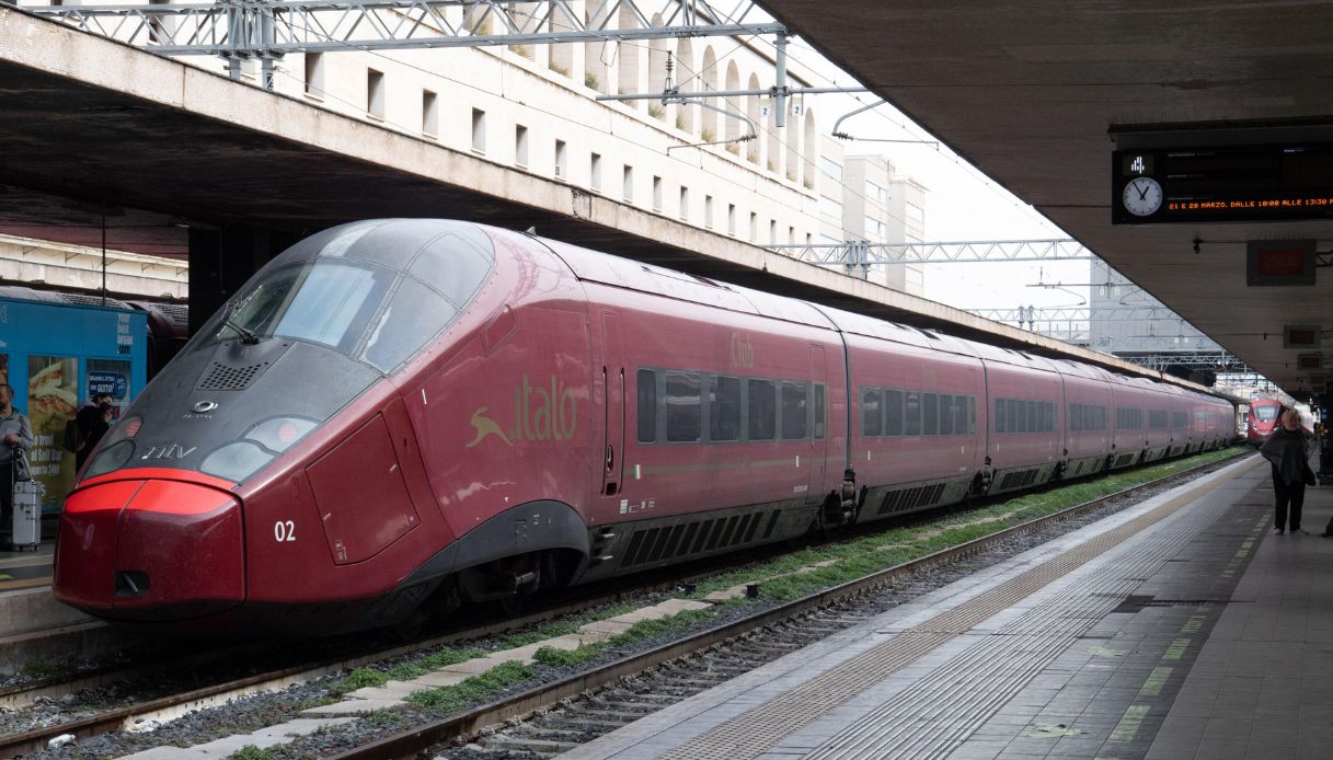 Estranei in galleria, interrotta la circolazione dei treni ad alta velocità tra Bologna e Firenze