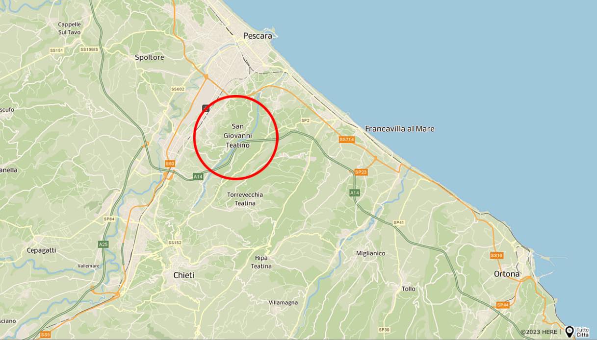 Gira nudo a San Giovanni Teatino e gli sparano col taser: morto durante trasporto in ospedale, aperta indagine
