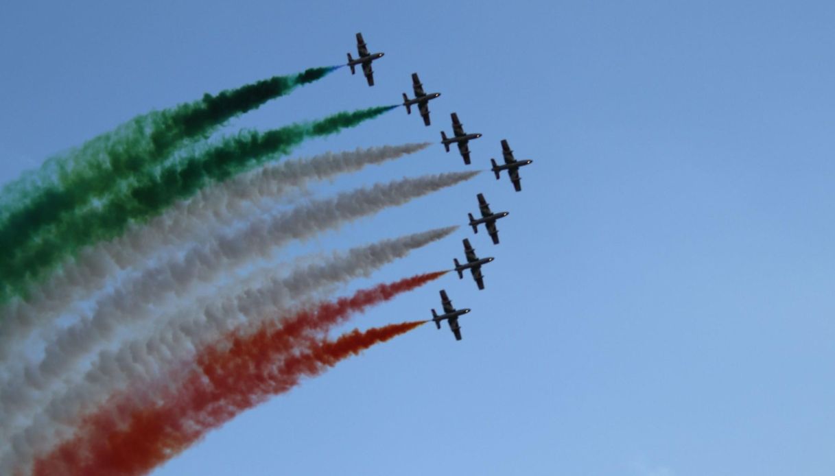 TORINO: schianto Frecce Tricolori, morta una bambina; gli ultimi