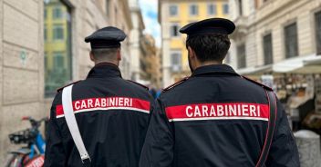 Minaccia i passanti e i carabinieri con un’ascia, 60enne di Mamoiada fermato con lo spray al peperoncino