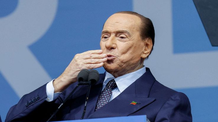 I figli di Silvio Berlusconi accettano l'eredità dopo il testamento: diviso  un patrimonio di almeno 5 miliardi