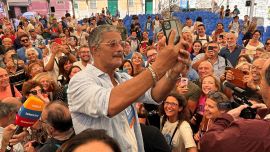 Fiorello e la battuta a Camogli su Giorgia Meloni e Andrea Giambruno dopo la frase del conduttore sugli stupri