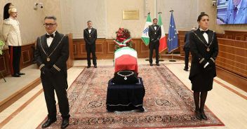 funerali stato laici napolitano