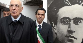 napolitano-cimitero-acattolico-roma