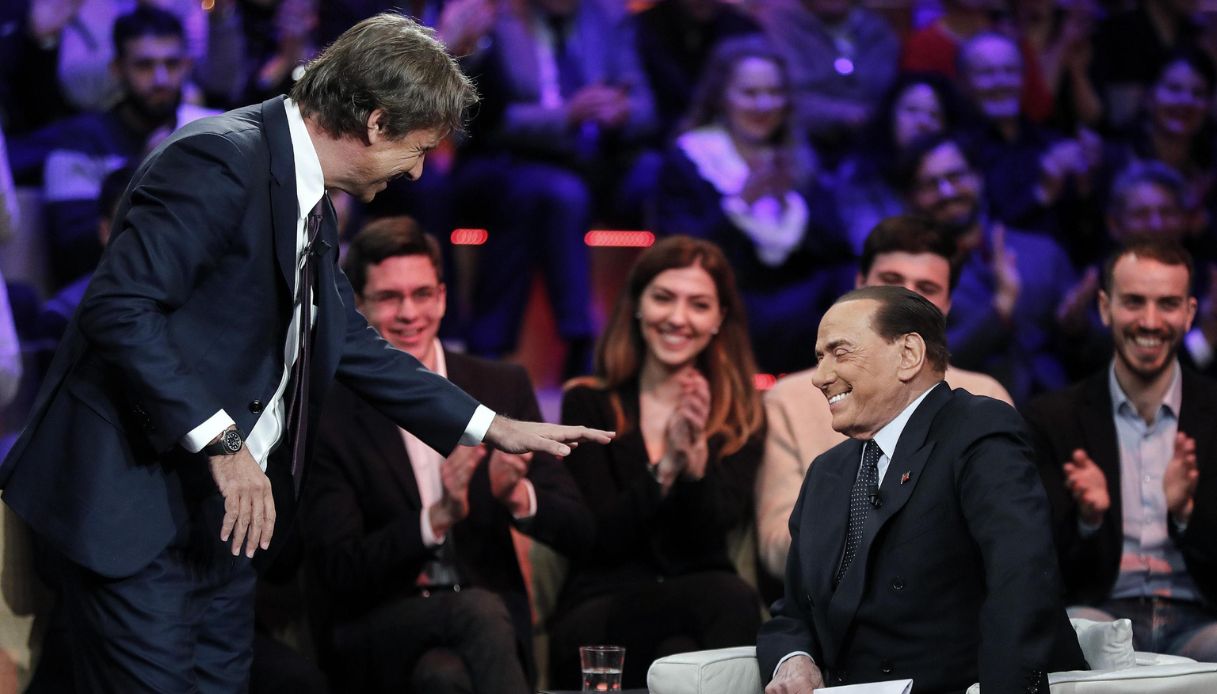Nicola Porro debutta a Stasera Italia con Filippo Facci: la telefonata con Berlusconi "prima di morire"