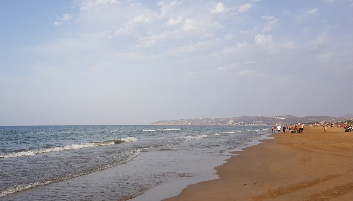 Turisti sconfinano con la moto d'acqua, la guardia costiera algerina spara e li uccide