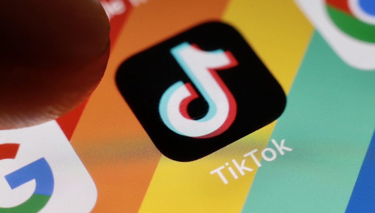 TikTok denunciato dai genitori di una ragazza morta suicida: prima di uccidersi aveva condiviso un video