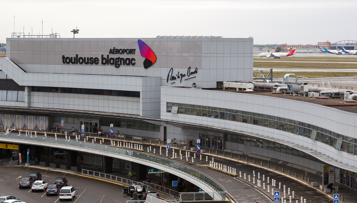 Aeroporti Evacuati In Francia Per Altri Allarmi Bomba: Allerta In 14 ...