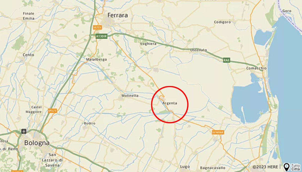 Bombola GPL esplode in una palazzina di Argenta vicino Ferrara: edificio sbriciolato, si cercano due dispersi