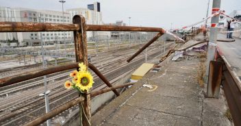 Cosa sappiamo sul guardrail di Mestre sfondato dal bus: cavalcavia vecchio di oltre 60 anni