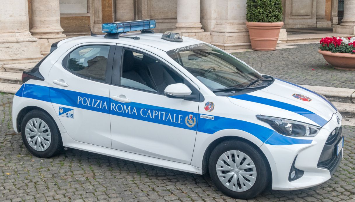 Donna morta investita da un Suv a Roma mentre attraversava sulle