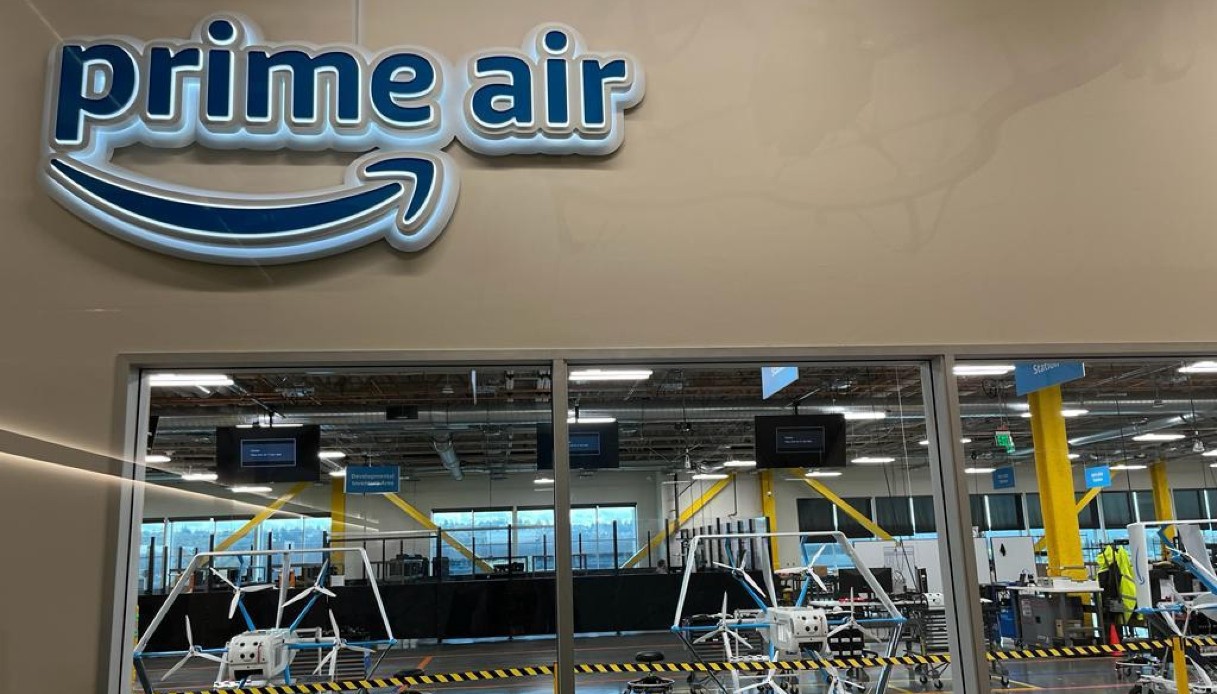 Amazon annuncia la data di inizio delle consegne con i droni in Italia ...