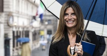 Nella raccolta fondi della Lega Laura Ravetto mette in palio una giornata con lei