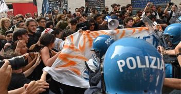 scontro-corteo-torino-meloni
