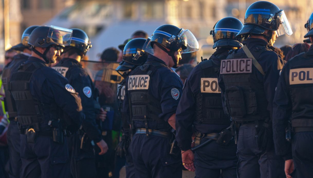 Poliziotti in Francia