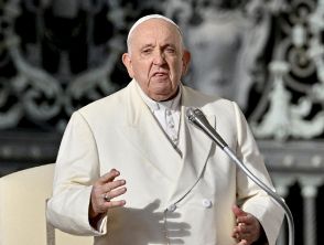 Annullato il viaggio a Dubai di Papa Francesco: non parteciperà alla conferenza sul clima, le sue condizioni