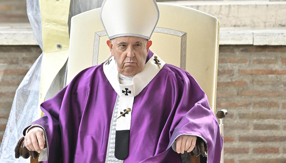 papa francesco trans gay battesimo