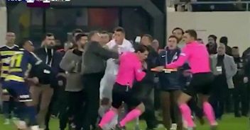 Arbitro preso a calci e pugni in Turchia