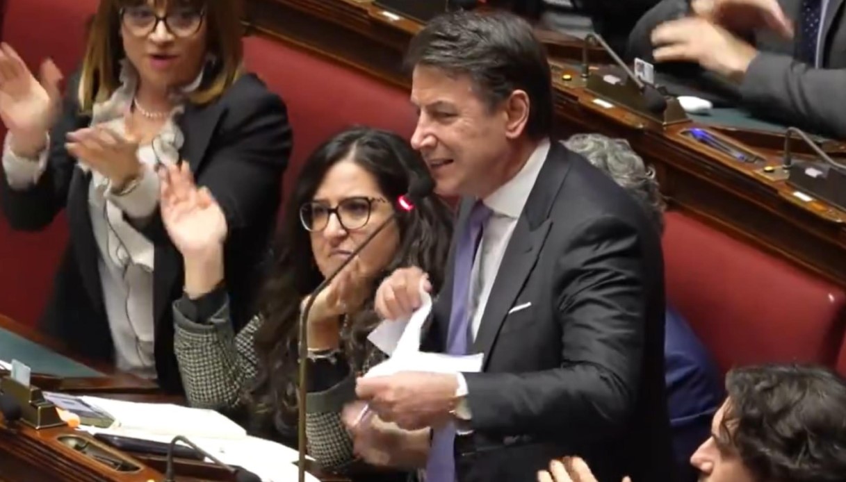 Giuseppe Conte Sul Salario Minimo Bocciato Dalla Maggioranza L Ex