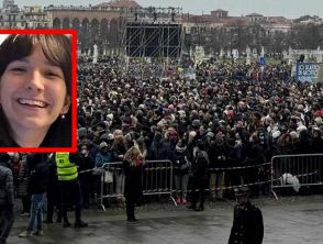 Il video del minuto di rumore ai funerali di Giulia Cecchettin con migliaia di persone fuori dalla chiesa