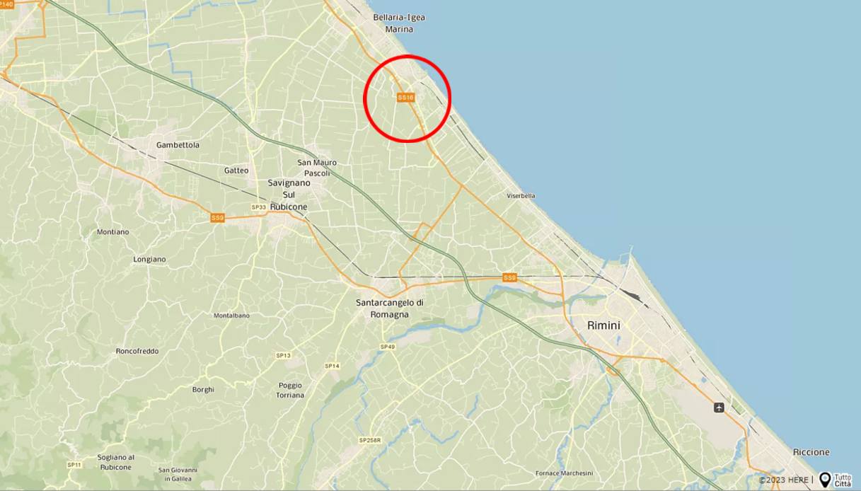 SUV travolge due donne in un grave incidente a Rimini: morta 31enne, ferita l'altra. Alla guida un 60enne