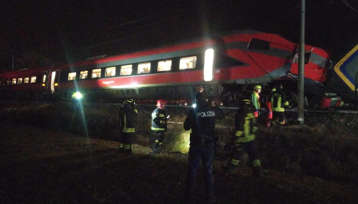 Scontro tra Frecciarossa e un treno regionale a Faenza nel Ravennate, 17 feriti: le cause