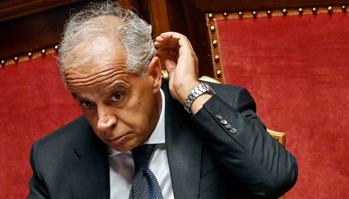 Il ministro Piantedosi e il bilancio sui migranti: “Ancora troppi sbarchi, ma potevano essere di più”
