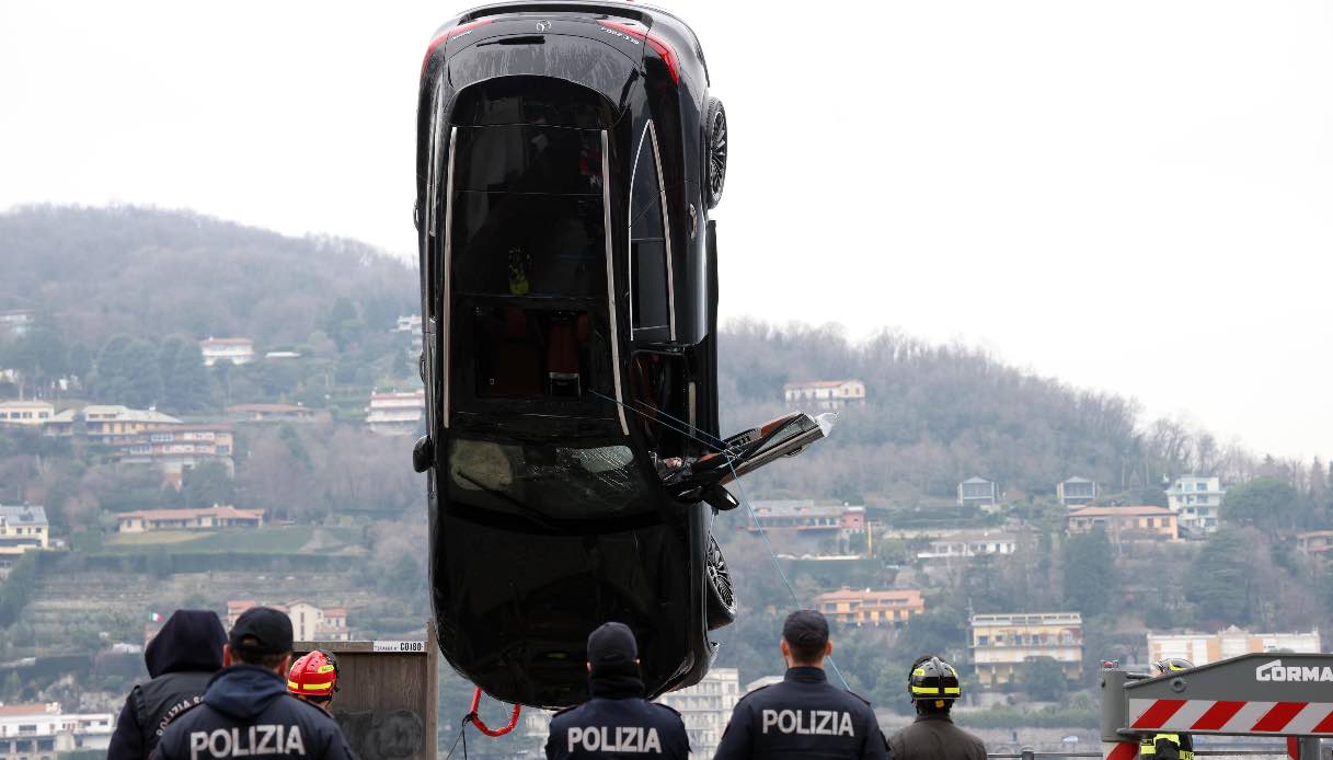 Morgan Algeri e Tiziana Tozzo hanno provato a salvarsi dall'auto caduta nel lago di Como: il tentativo fallito