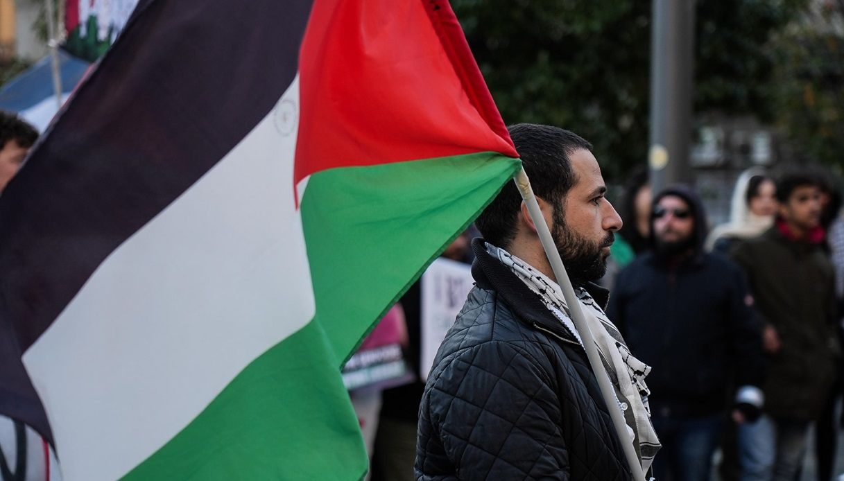 Stop al corteo pro Palestina a Roma nel Giorno della Memoria: la Questura ha ordinato di svolgere la manifestazione in un altro giorno