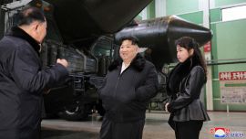 La Corea del Nord di Kim spara verso la Corea del Sud, la risposta di Seul a Pyongyang: tensione al confine